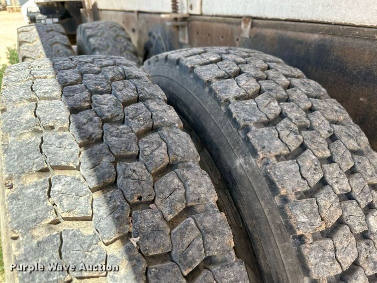 image for item KM9822 1973 International F5070  water truck