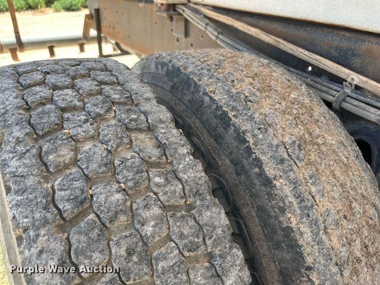 image for item KM9822 1973 International F5070  water truck