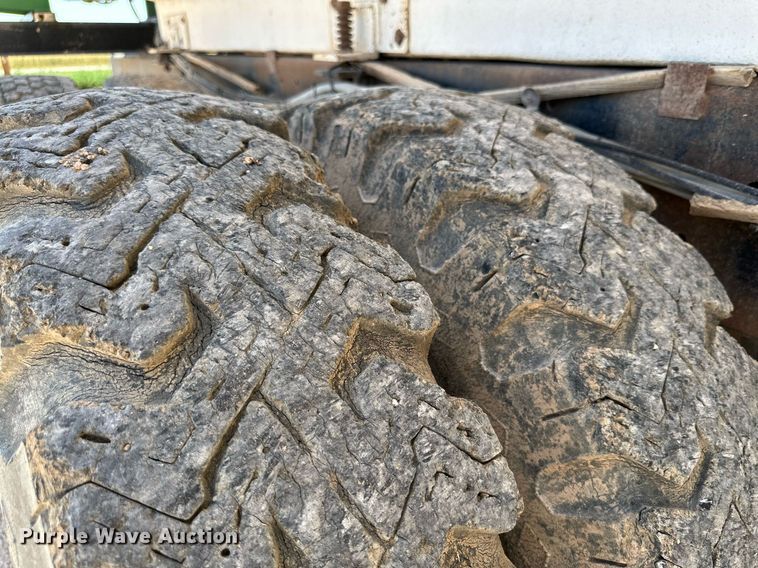 image for item KM9822 1973 International F5070  water truck