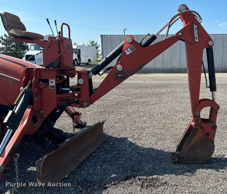 image for item KW9103 2005 Ditch Witch RT55H  cable plow