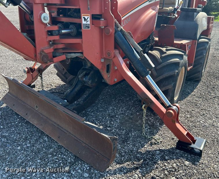 image for item KW9103 2005 Ditch Witch RT55H  cable plow