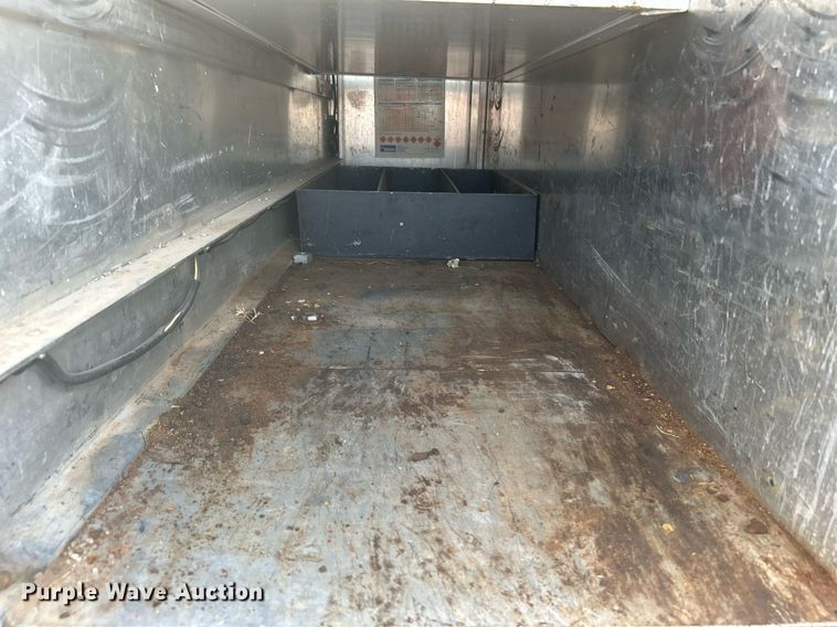 image for item KW9105 2009 International Paystar 5900 SFA  tri-drive digger derrick truck