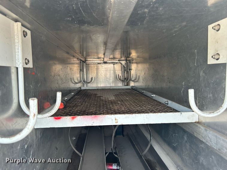 image for item KW9105 2009 International Paystar 5900 SFA  tri-drive digger derrick truck