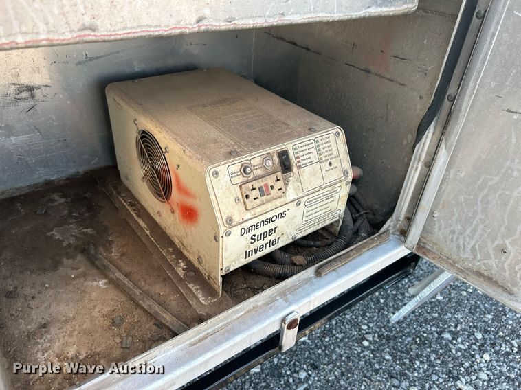 image for item KW9105 2009 International Paystar 5900 SFA  tri-drive digger derrick truck