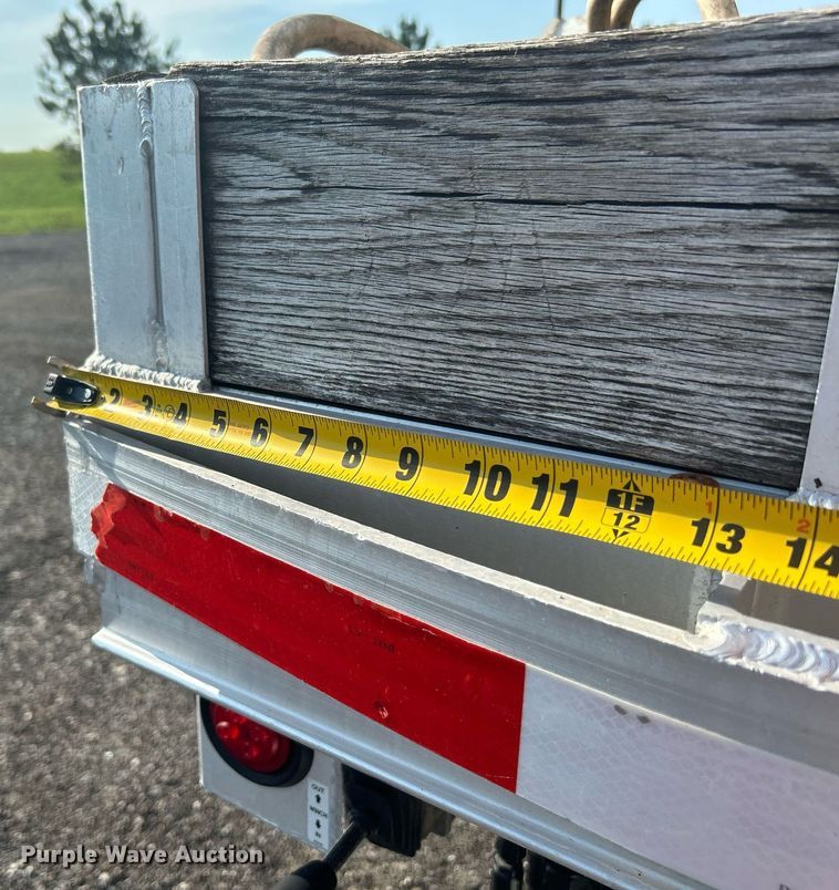 image for item KW9105 2009 International Paystar 5900 SFA  tri-drive digger derrick truck