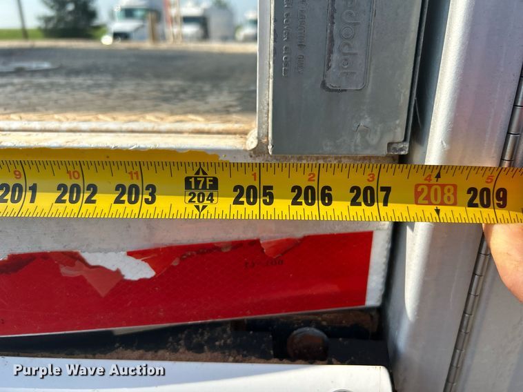 image for item KW9105 2009 International Paystar 5900 SFA  tri-drive digger derrick truck