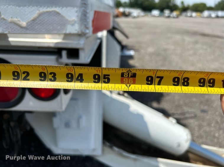 image for item KW9105 2009 International Paystar 5900 SFA  tri-drive digger derrick truck