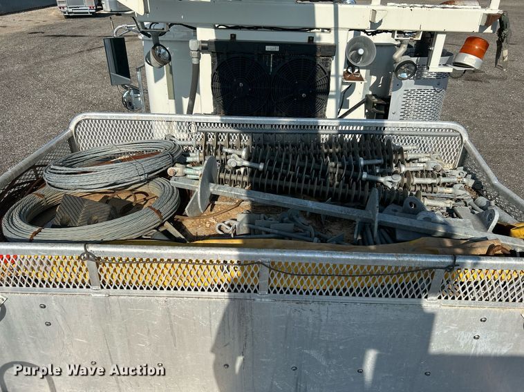 image for item KW9105 2009 International Paystar 5900 SFA  tri-drive digger derrick truck