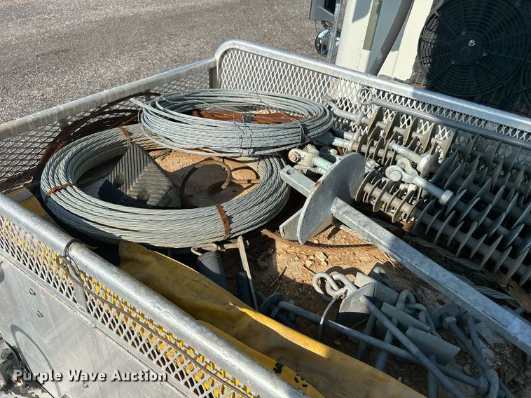 image for item KW9105 2009 International Paystar 5900 SFA  tri-drive digger derrick truck