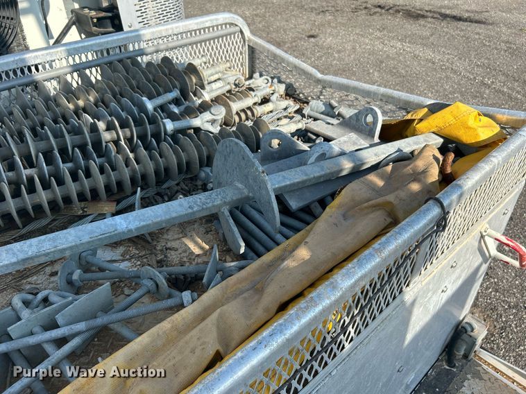 image for item KW9105 2009 International Paystar 5900 SFA  tri-drive digger derrick truck