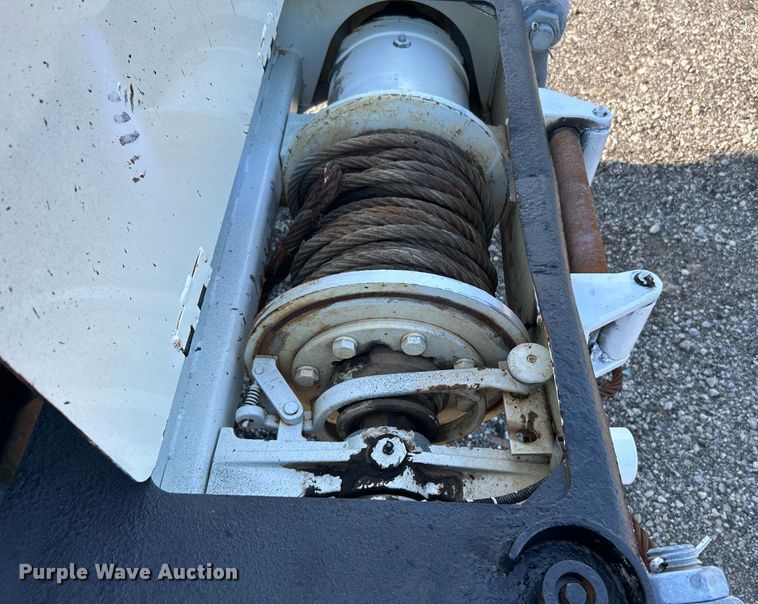 image for item KW9105 2009 International Paystar 5900 SFA  tri-drive digger derrick truck