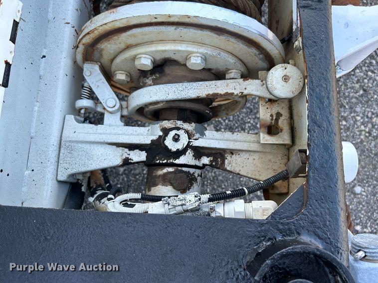 image for item KW9105 2009 International Paystar 5900 SFA  tri-drive digger derrick truck