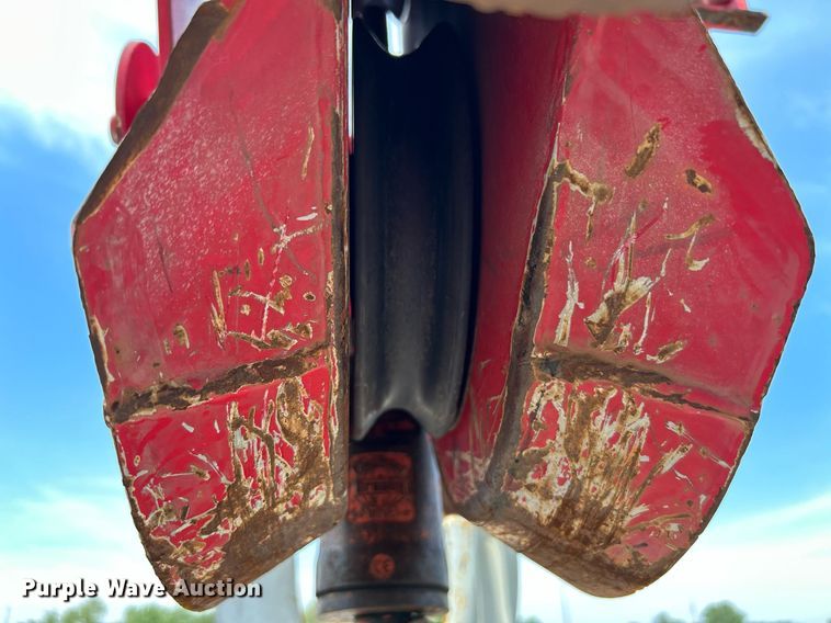 image for item KW9105 2009 International Paystar 5900 SFA  tri-drive digger derrick truck