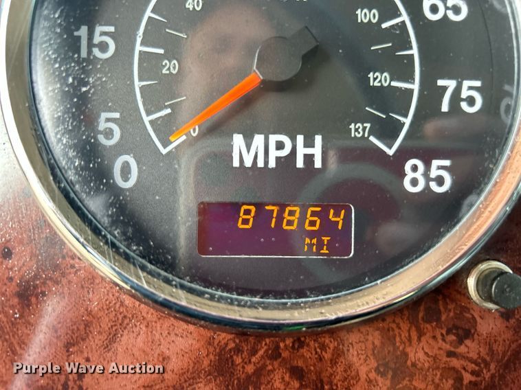 image for item KW9105 2009 International Paystar 5900 SFA  tri-drive digger derrick truck