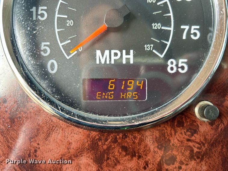 image for item KW9105 2009 International Paystar 5900 SFA  tri-drive digger derrick truck