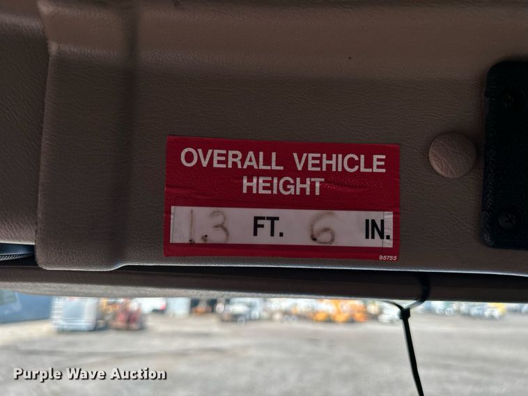 image for item KW9105 2009 International Paystar 5900 SFA  tri-drive digger derrick truck