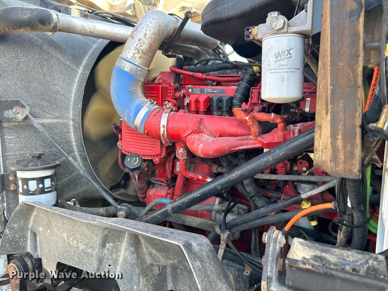 image for item KW9105 2009 International Paystar 5900 SFA  tri-drive digger derrick truck