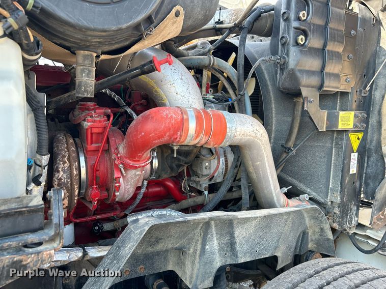 image for item KW9105 2009 International Paystar 5900 SFA  tri-drive digger derrick truck