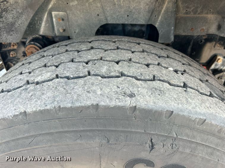 image for item KW9105 2009 International Paystar 5900 SFA  tri-drive digger derrick truck