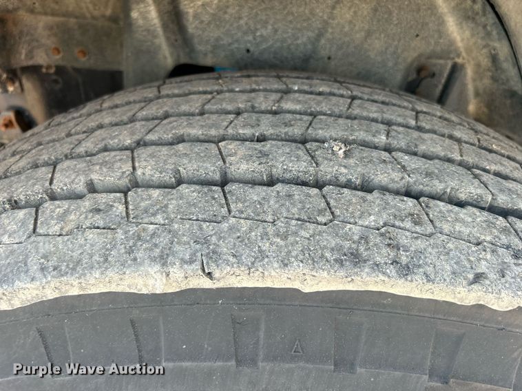 image for item KW9105 2009 International Paystar 5900 SFA  tri-drive digger derrick truck