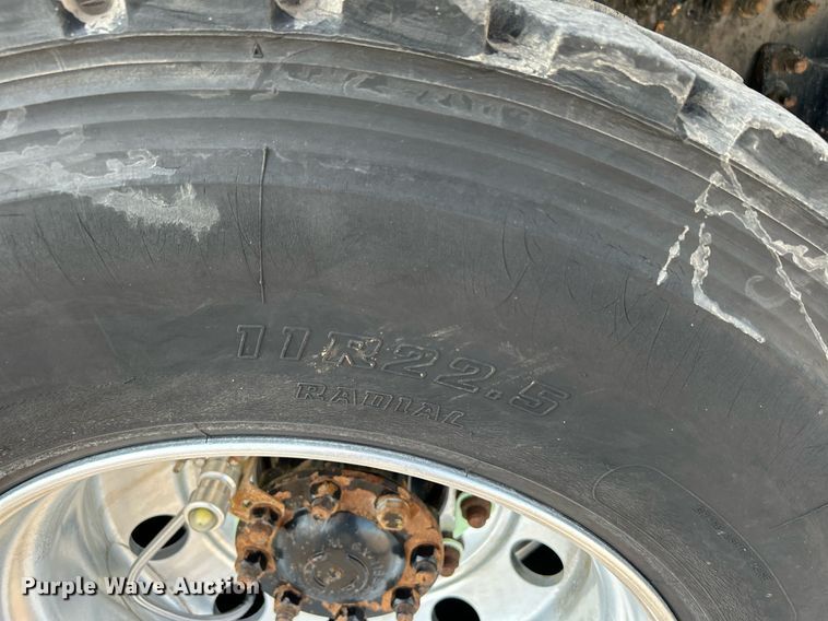 image for item KW9105 2009 International Paystar 5900 SFA  tri-drive digger derrick truck