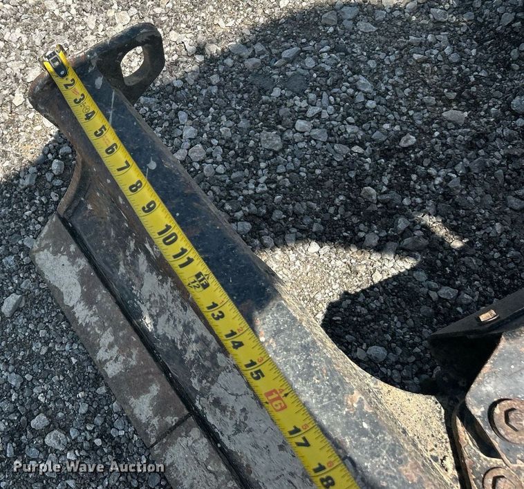 image for item KW9106 2020 Caterpillar 305E2 CR  mini excavator