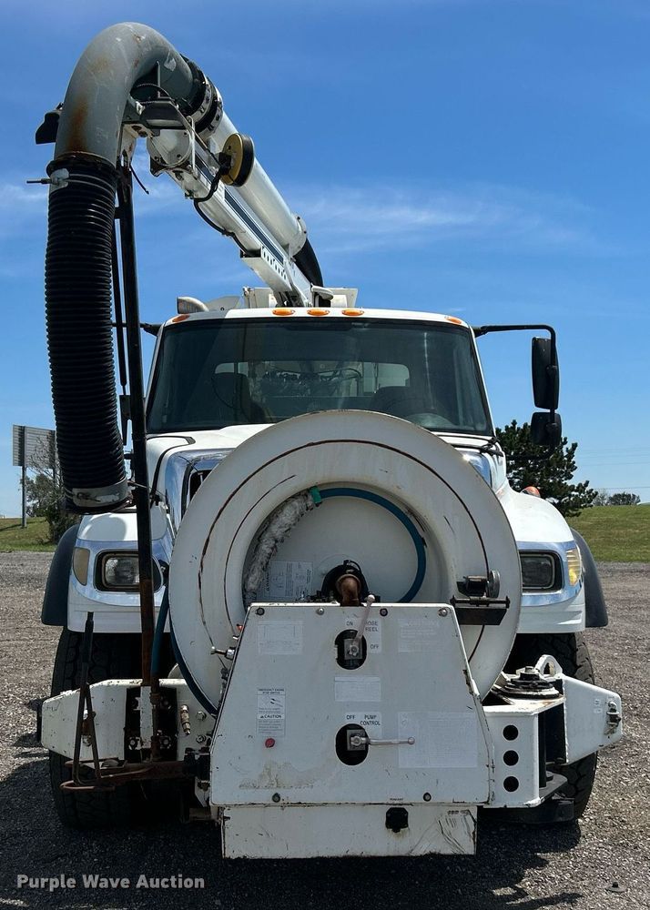 image for item KW9108 2007 International 7600 sewer jetter truck