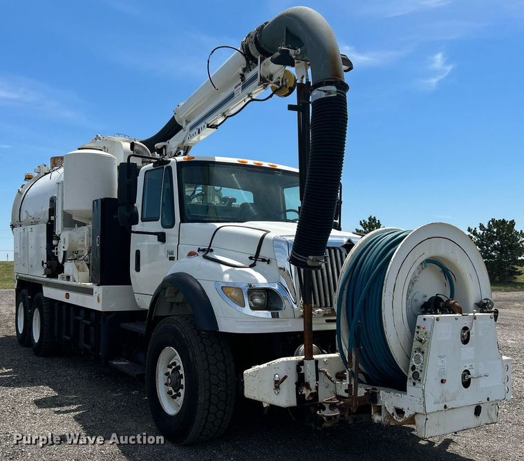 image for item KW9108 2007 International 7600 sewer jetter truck