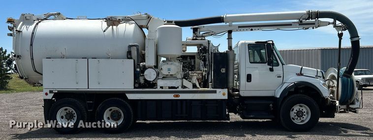 image for item KW9108 2007 International 7600 sewer jetter truck