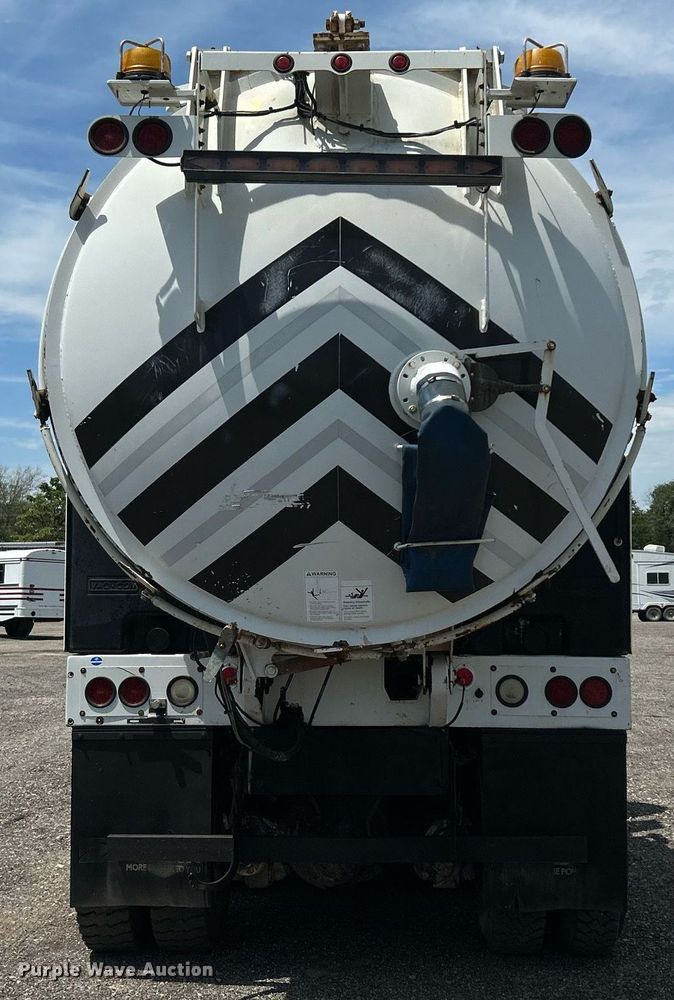image for item KW9108 2007 International 7600 sewer jetter truck