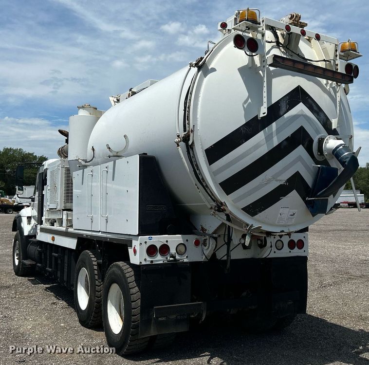 image for item KW9108 2007 International 7600 sewer jetter truck