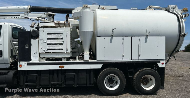 image for item KW9108 2007 International 7600 sewer jetter truck