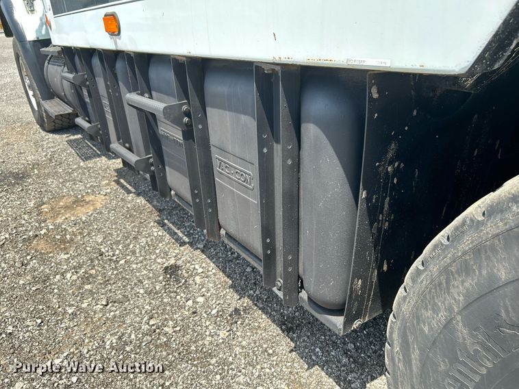 image for item KW9108 2007 International 7600 sewer jetter truck