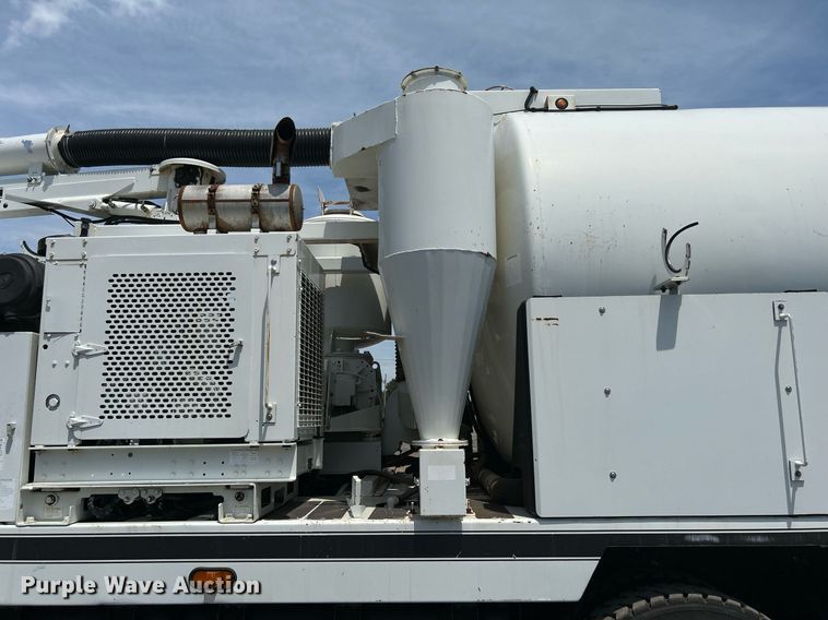 image for item KW9108 2007 International 7600 sewer jetter truck