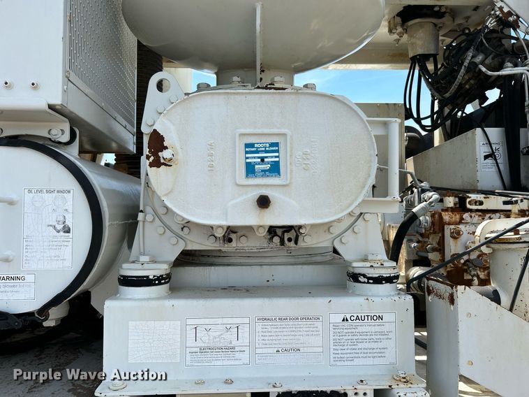 image for item KW9108 2007 International 7600 sewer jetter truck