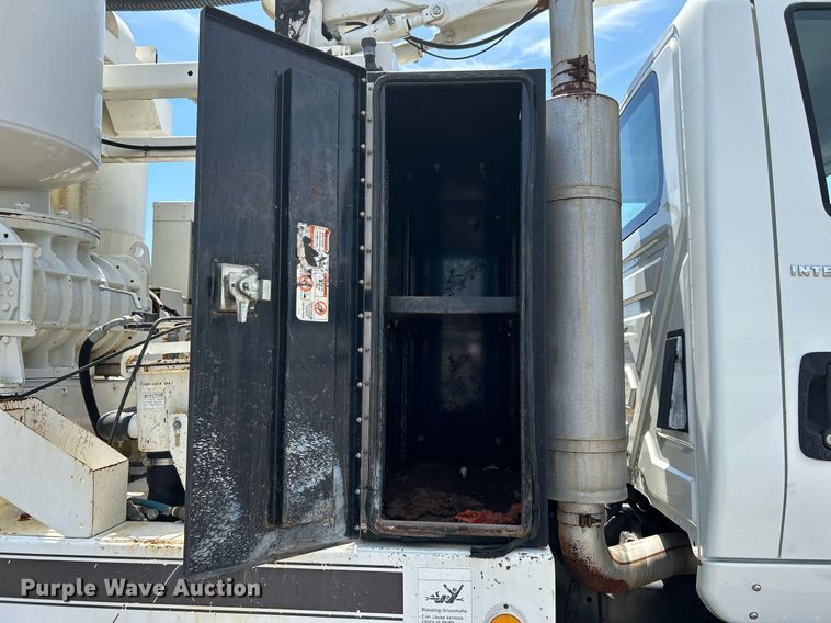 image for item KW9108 2007 International 7600 sewer jetter truck