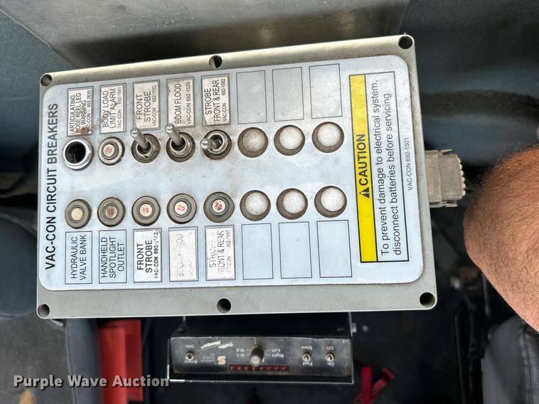 image for item KW9108 2007 International 7600 sewer jetter truck