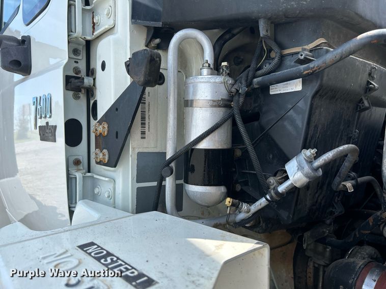 image for item KW9108 2007 International 7600 sewer jetter truck