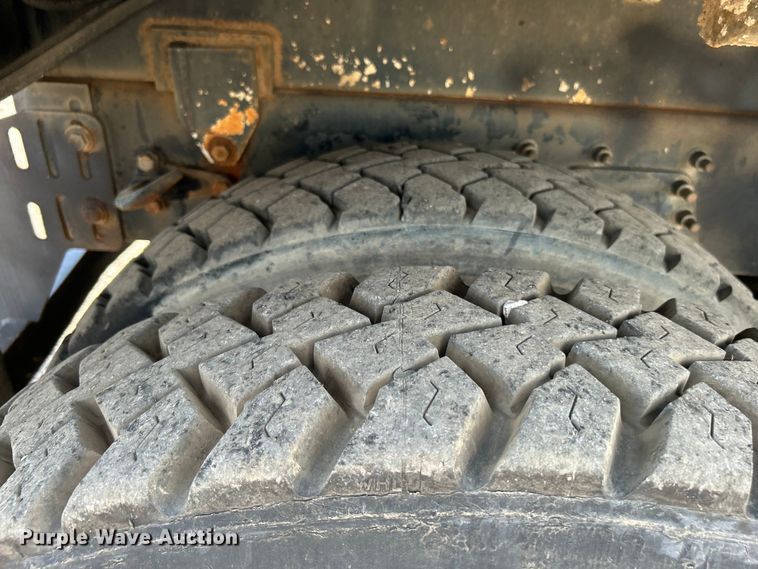 image for item KW9108 2007 International 7600 sewer jetter truck