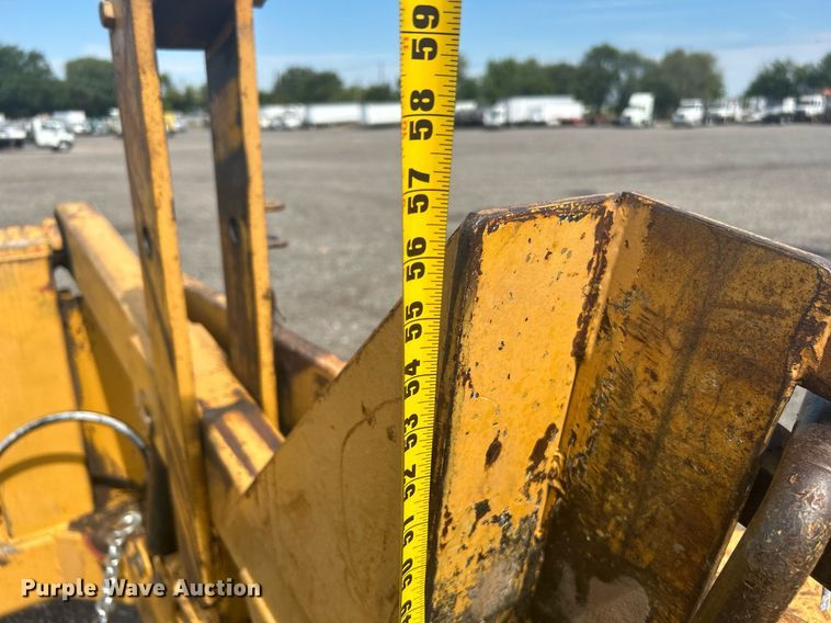 image for item KW9113 1984 Butler  reel trailer