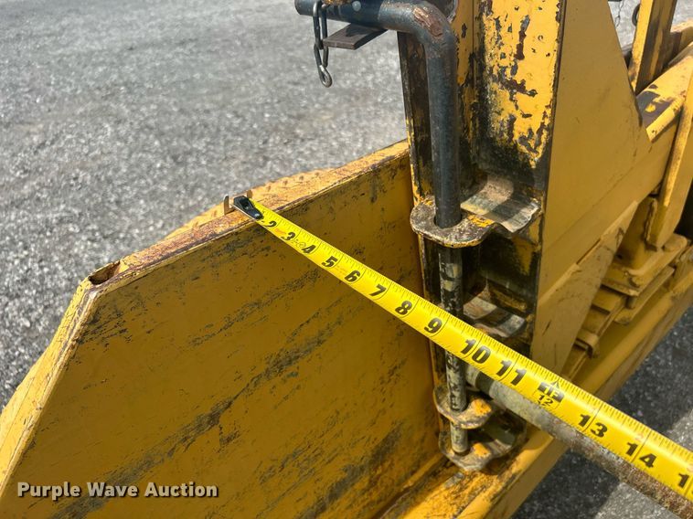 image for item KW9113 1984 Butler  reel trailer