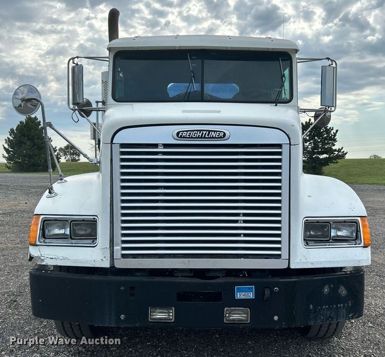 image for item KW9114 1998 Freightliner FLD112 vacuum truck