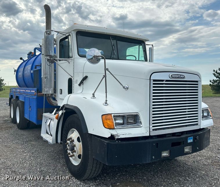 image for item KW9114 1998 Freightliner FLD112 vacuum truck