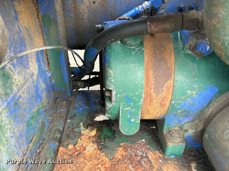 image for item KW9114 1998 Freightliner FLD112 vacuum truck