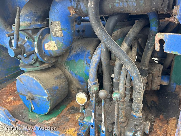 image for item KW9114 1998 Freightliner FLD112 vacuum truck