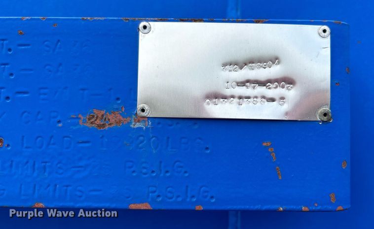 image for item KW9114 1998 Freightliner FLD112 vacuum truck