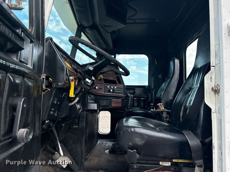 image for item KW9114 1998 Freightliner FLD112 vacuum truck