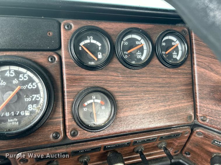 image for item KW9114 1998 Freightliner FLD112 vacuum truck