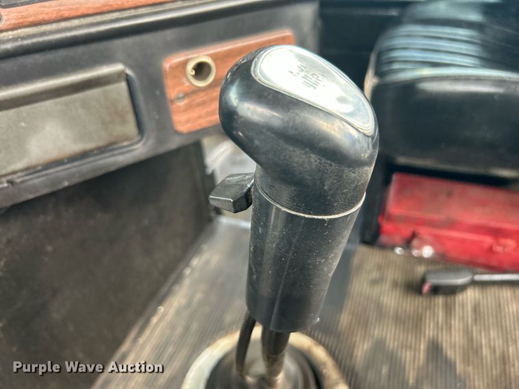 image for item KW9114 1998 Freightliner FLD112 vacuum truck