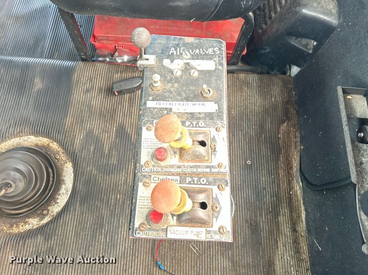 image for item KW9114 1998 Freightliner FLD112 vacuum truck